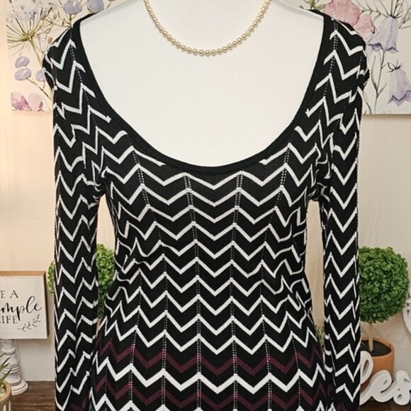 WHITE HOUSE BLACK MARKET | THIN KNIT SWEATER DRESS - Picture 4 of 15